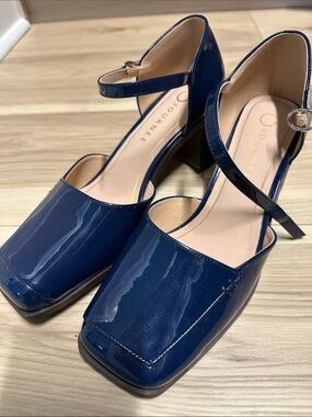 Journee Evangeline Pump-9W patent navy NWT